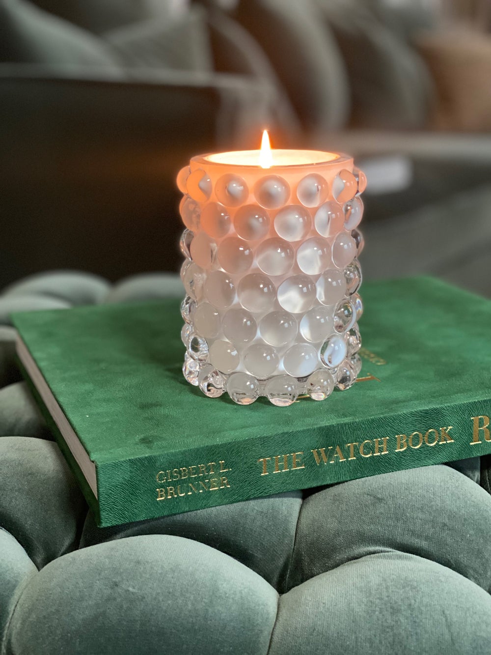 Boule-Regular-White-Lifestyle