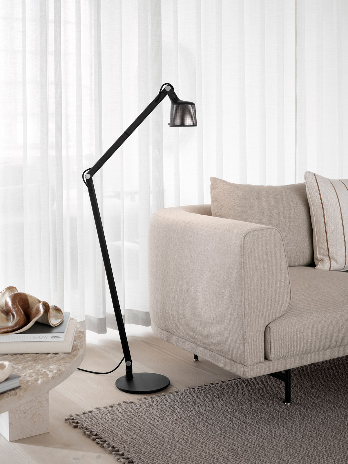 vipp-525-floor-reading-lamp-lifestyle-02-high.jpg