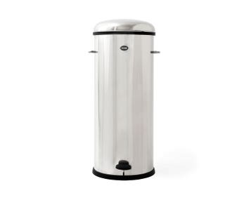vipp-17-pedal-bin-stainless-steal-01