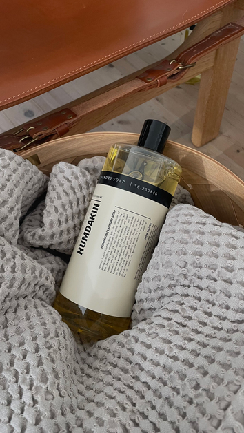 Humdakin-SKU375-SKU377-SKU6-LaundrySoap-SKU236-WaffleBathTowel-LightStone