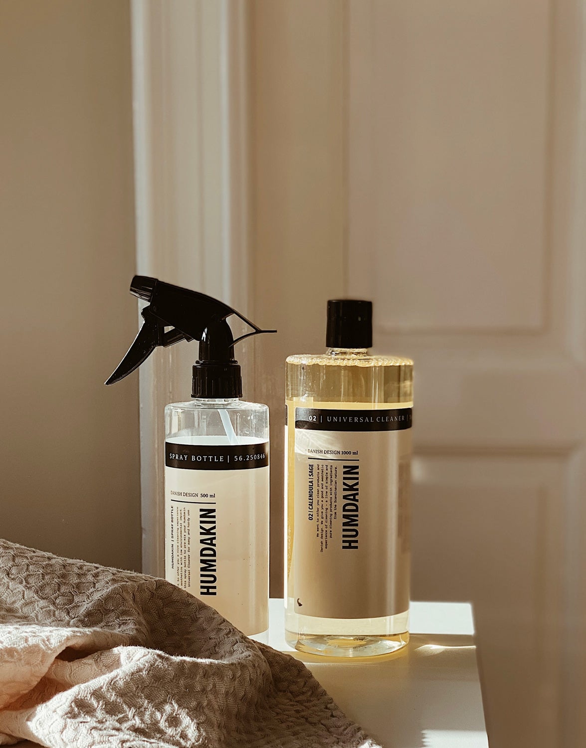 HUMDAKIN_SKU372_UNIVERSALCLEANER_SKU339_WAFFLETEATOWEL_SKU151_SPRAYBOTTLE-2