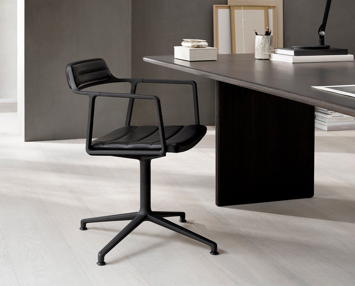 vipp452-swivel-chair-black-02-OFF-low