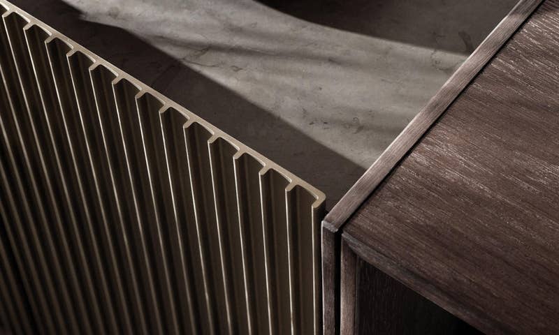 vipp675-chimney-cabinet-darkoak-lifestyle2.jpg vipp675-chimney-cabinet-darkoak-lifestyle2