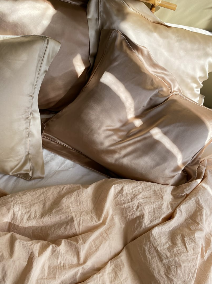 Silk Pillowcases Lifestyle-4